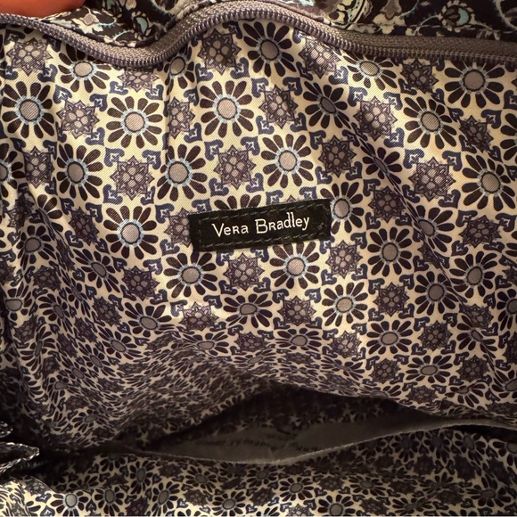 Vera Bradley Blue-Gray Medallion Quilted Pocketed Tote - Picture 4 of 5